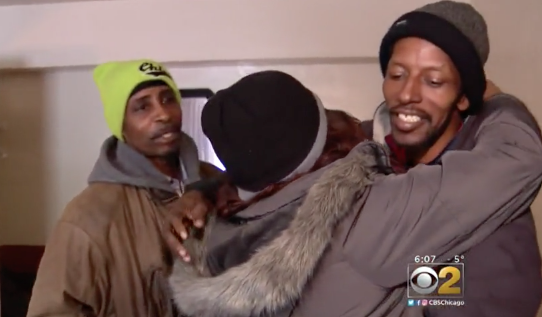 Mulher de Chicago pagou 30 quartos de hotel a sem-abrigo em risco de morrerem de frio