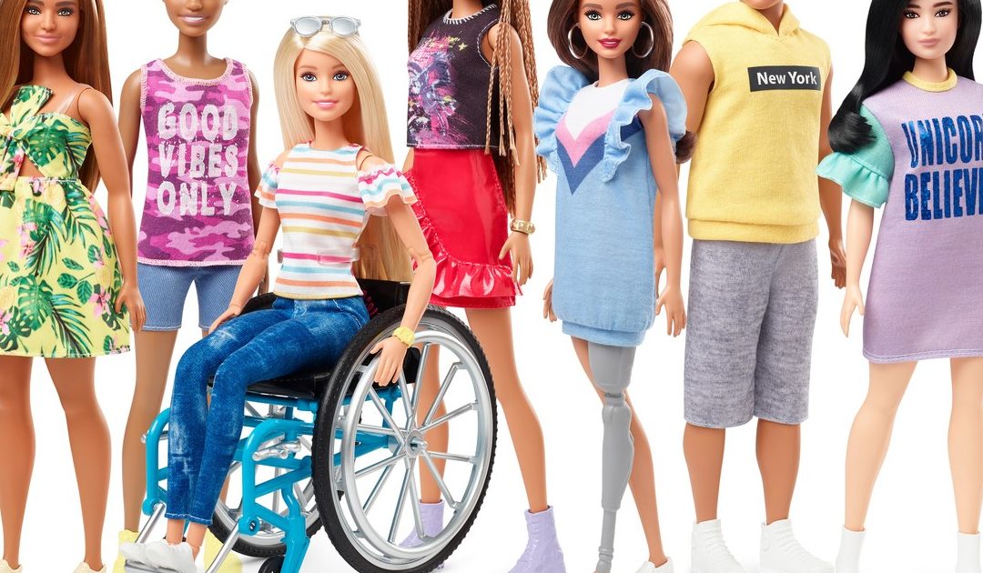 Mattel lança Barbies inclusivas, em cadeira de rodas e com prótese