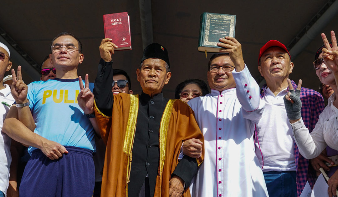 Muçulmanos e cristãos juntos contra o terrorismo nas Filipinas