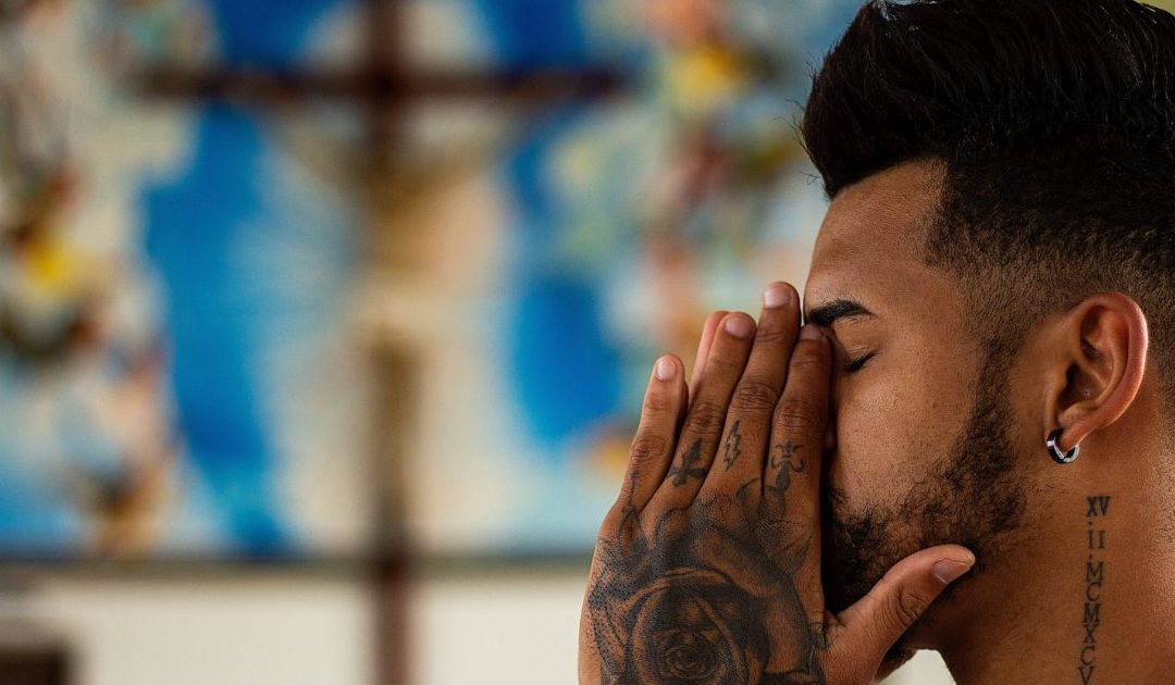 Maiores confissões dos Estados Unidos receiam distanciamento de jovens por causa dos abusos sexuais e políticas LGBT