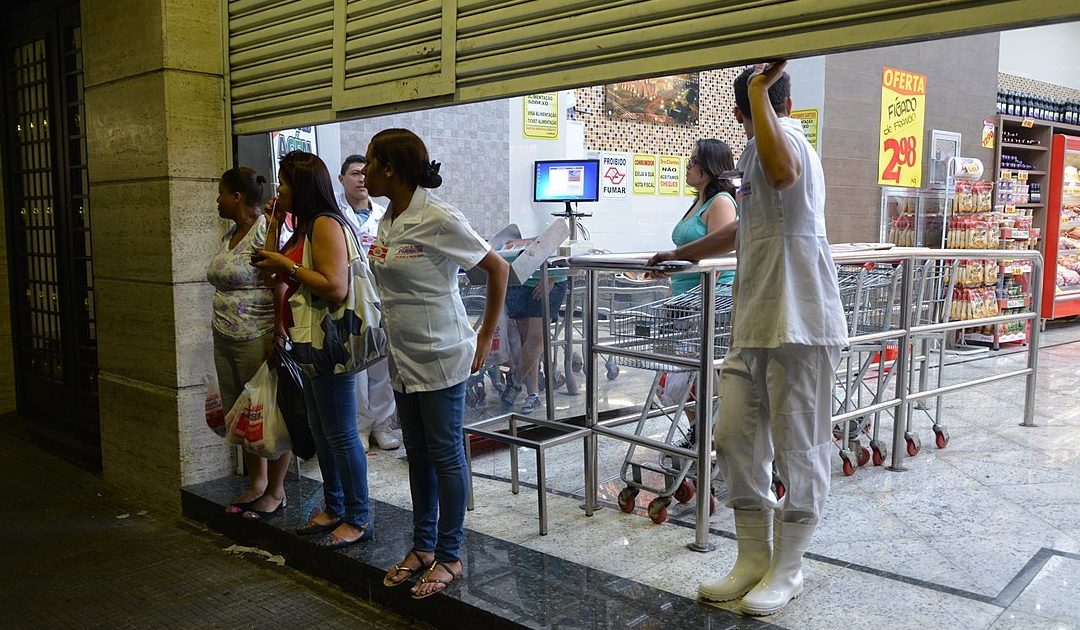 Trabalhadores dos supermercados marcam greve no 1º de Maio