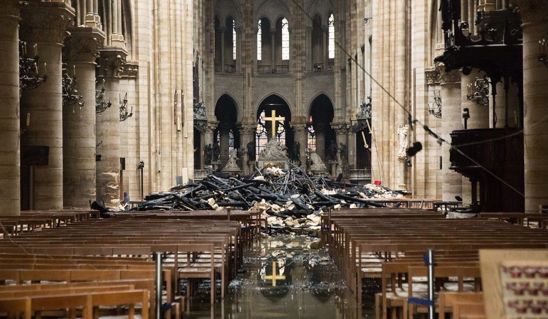 Debate: E se deixassem Notre-Dame em ruínas?