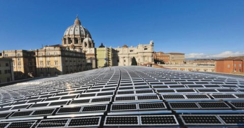 Papa ordena construção de central agrovoltaica para tornar Vaticano totalmente "verde" Vatican-Solar-Panels
