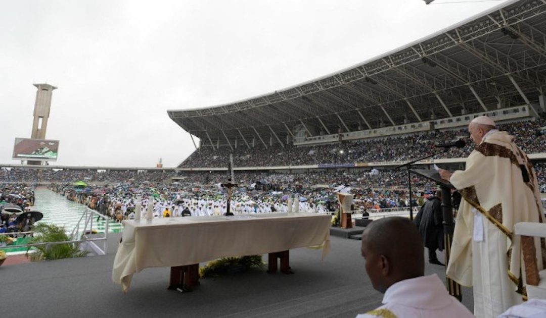 Papa deixa Moçambique: pela reconciliação, contra a corrupção e o regresso às armas