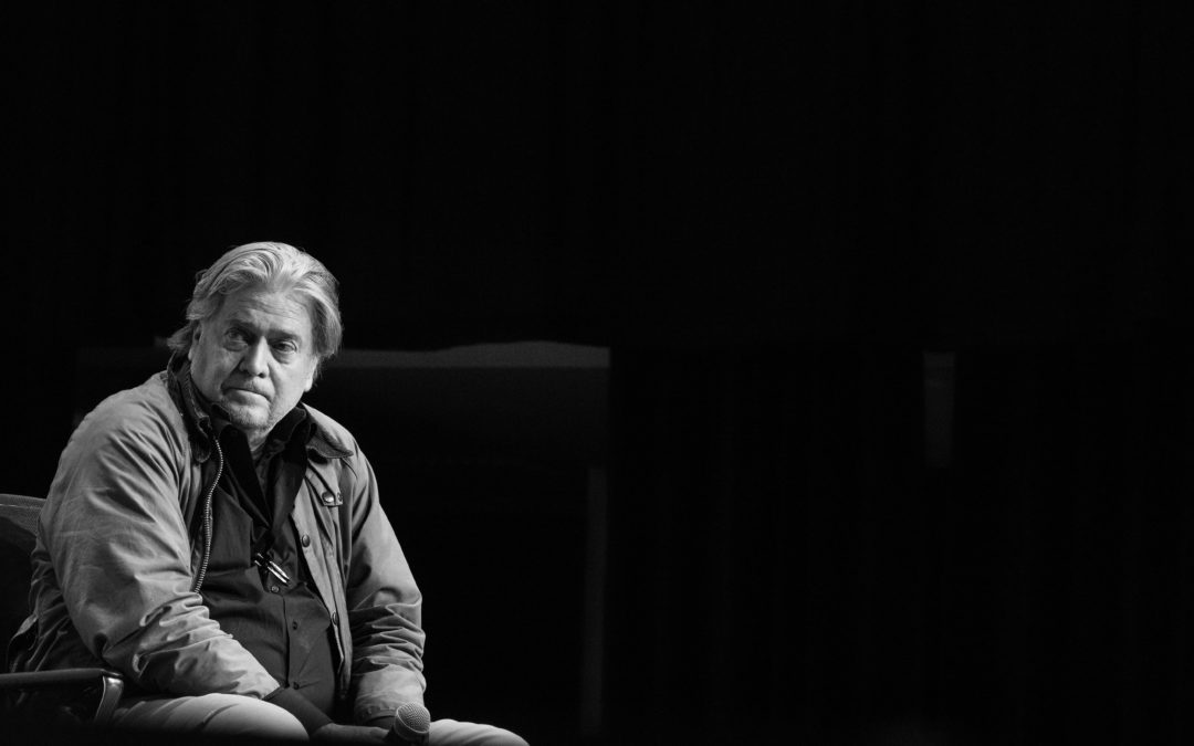 “O perigo do ressurgimento da extrema-direita existe”, diz realizadora de filme sobre Steve Bannon
