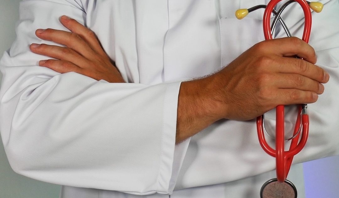 Médico responsável pelo nascimento de bebé sem rosto tem quatro processos na Ordem