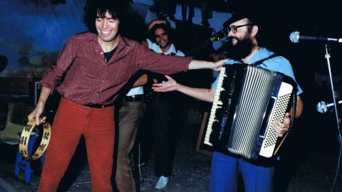 Sérgio Godinho tocou-nos no ombro e a marca ficou lá SERGIO GODINHO - MARTINS JUNIOR - TROVANTE - RIBEIRA SECA - MACHICO - 1978