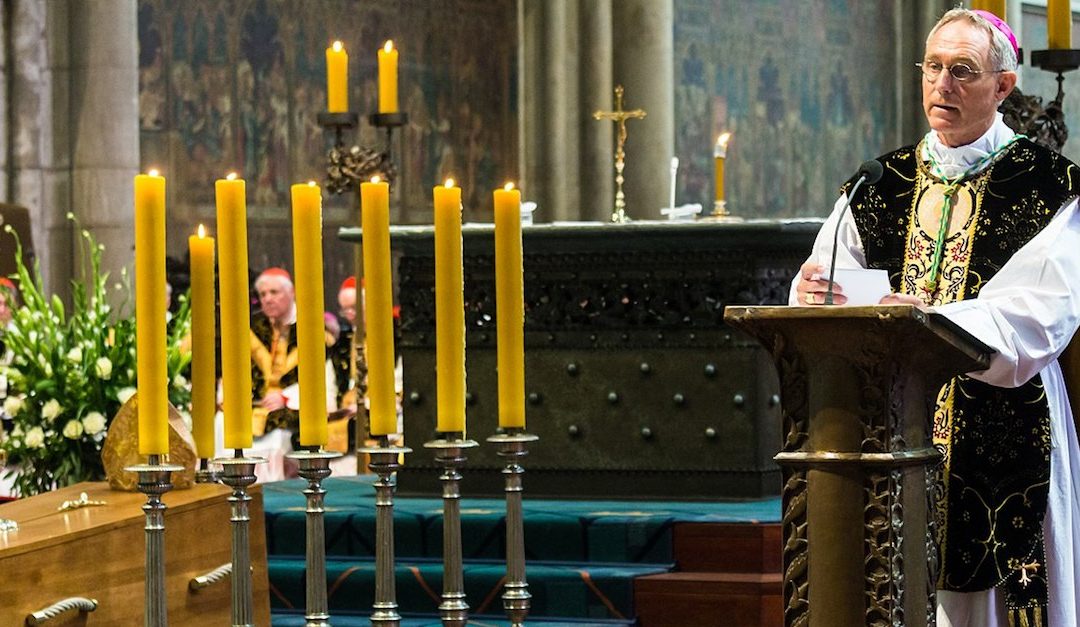Papa Francisco deu “licença” ao arcebispo Gänswein para ele ter mais tempo para Ratzinger