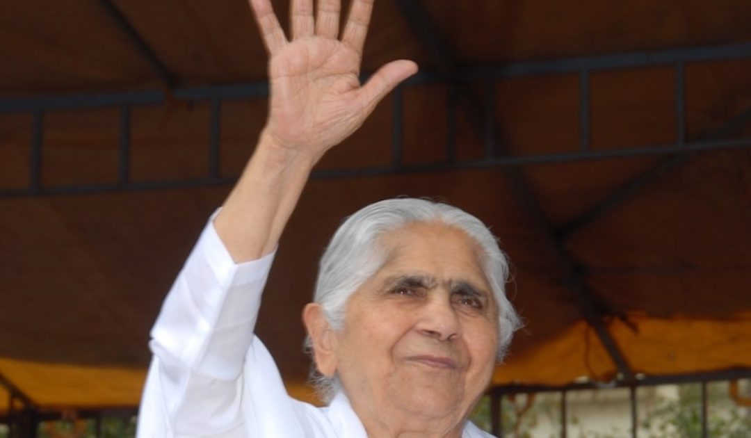 Morreu Dadi Janki, 104 anos, líder da maior organização espiritual da Índia