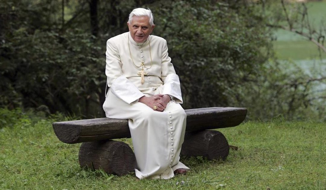 Sociedade moderna criou “credo anticristão”, acusa Ratzinger em nova biografia