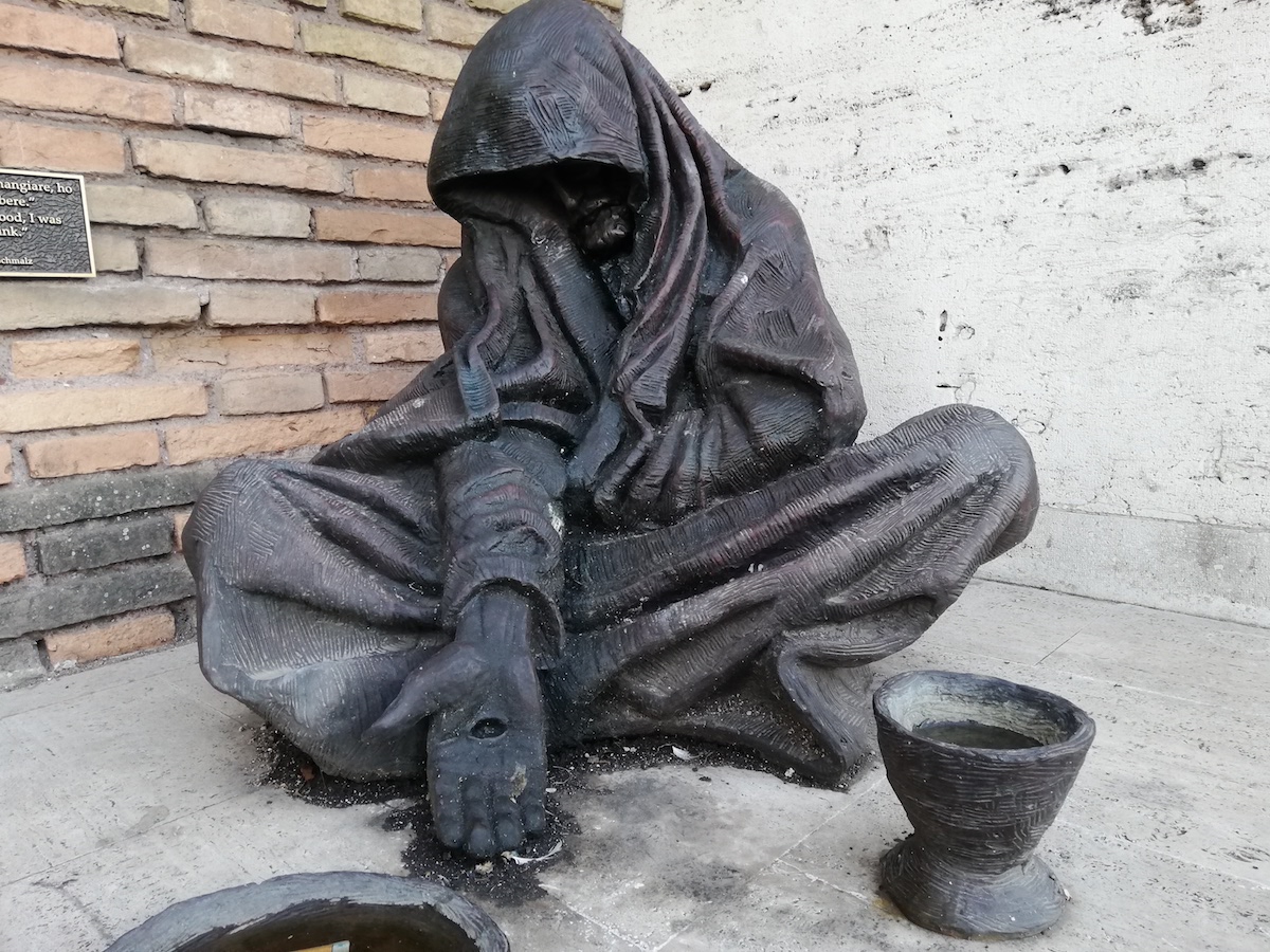 Ecultura. Obras de misericórdia. Dar de comer a quem tem fome