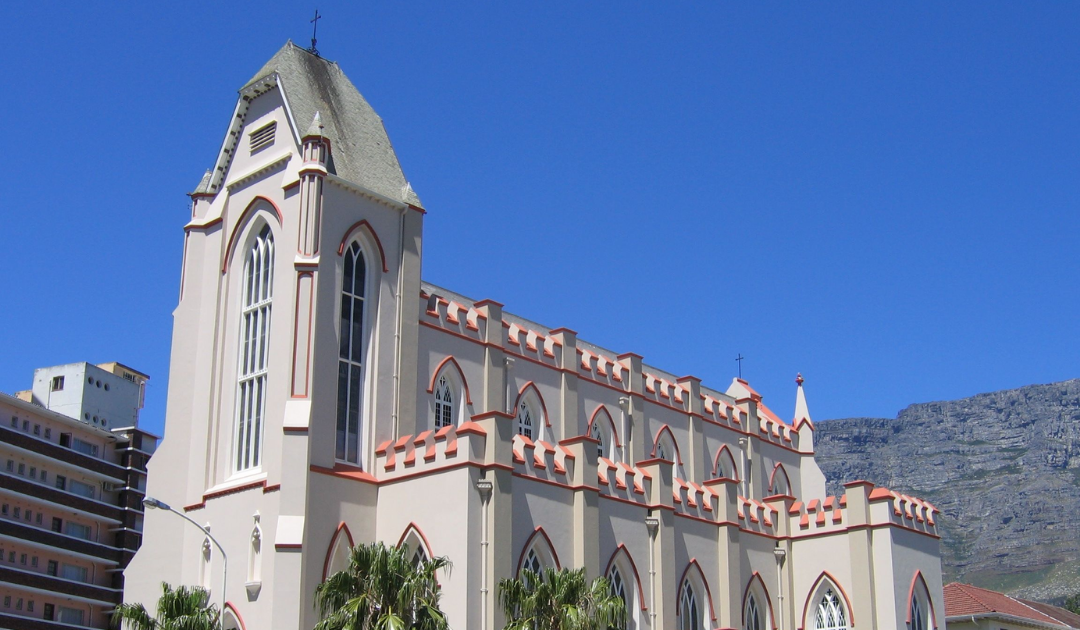 Catedral da Cidade do Cabo assaltada e profanada