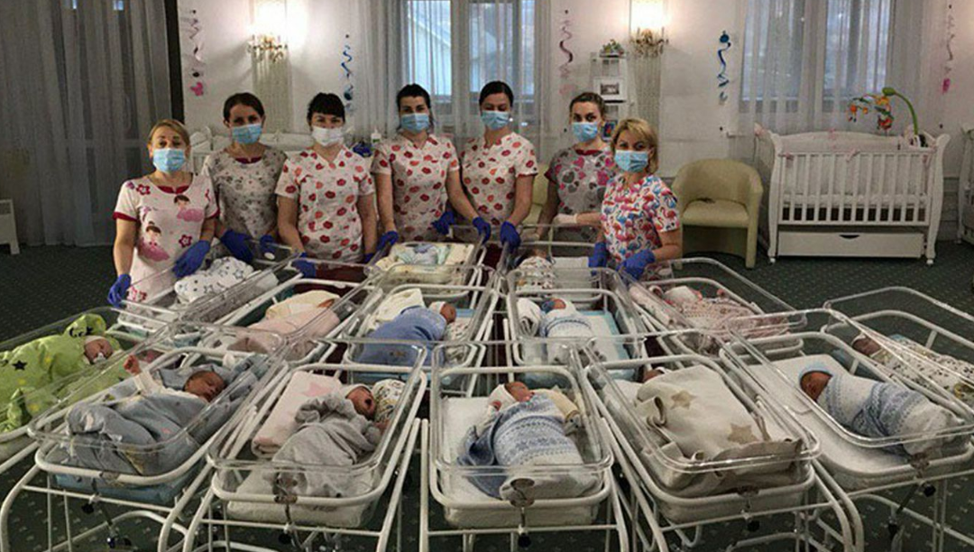 Dezenas de bebés nascidos de “barrigas de aluguer” retidos na Ucrânia devido à pandemia