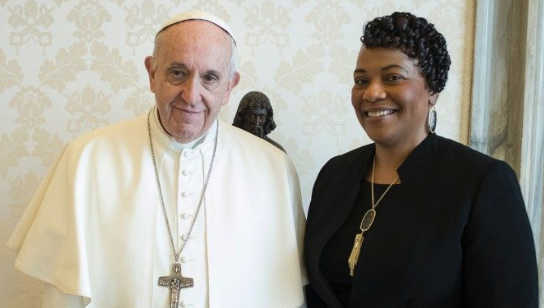 “Recusar fechar os olhos” para derrotar o racismo, defende filha de Luther King