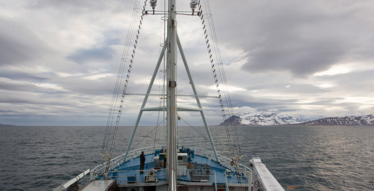 Navio de pesquisa Lance cruza o mar ártico da Noruega, em 2015. Foto: ONU/Rick Bajornas