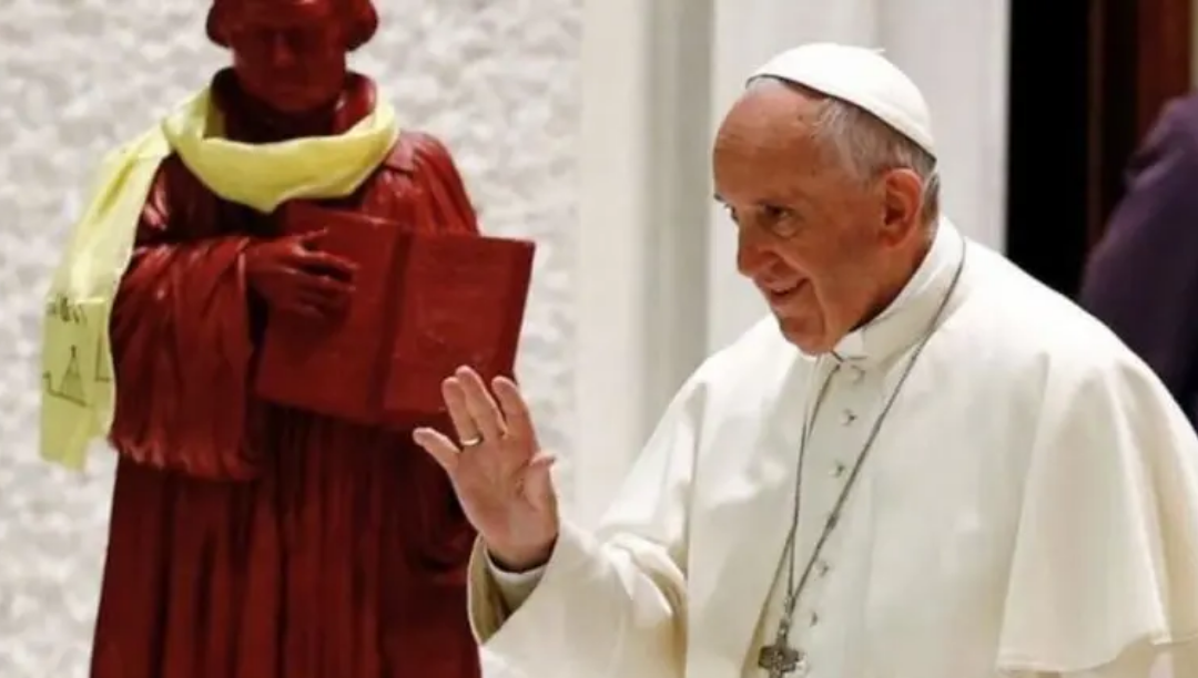 Grupo de teólogos pede ao Vaticano que revogue excomunhão de Lutero