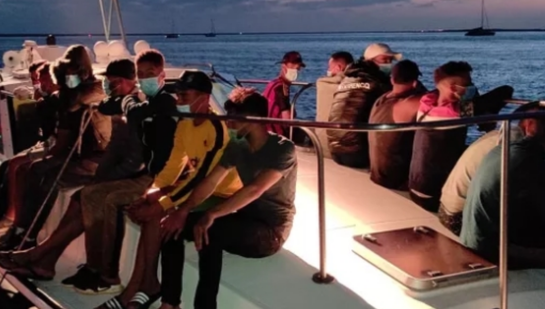 Migrantes intercetados no Algarve transferidos para a prisão do Linhó