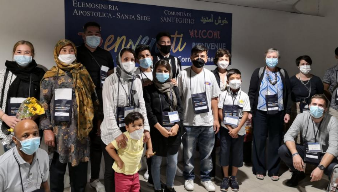 Itália acolhe 10 refugiados, Reino Unido recusa entrada a 200