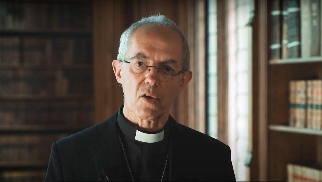Relatório conta 390 clérigos anglicanos condenados em oito décadas e pede mais medidas à Igreja de Inglaterra