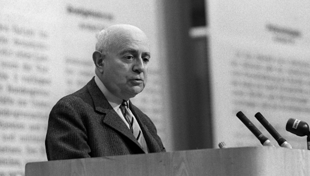 Theodor W. Adorno contra o radicalismo
