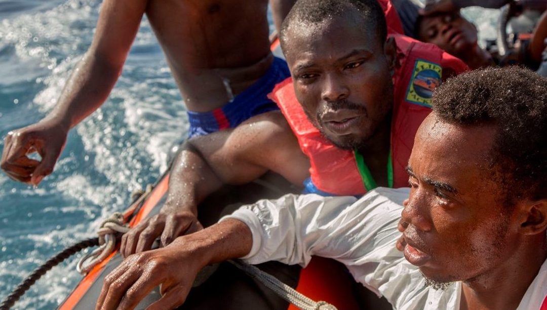 Pelo menos 45 mortos no pior naufrágio deste ano na costa da Líbia (e mais dez nas Canárias)