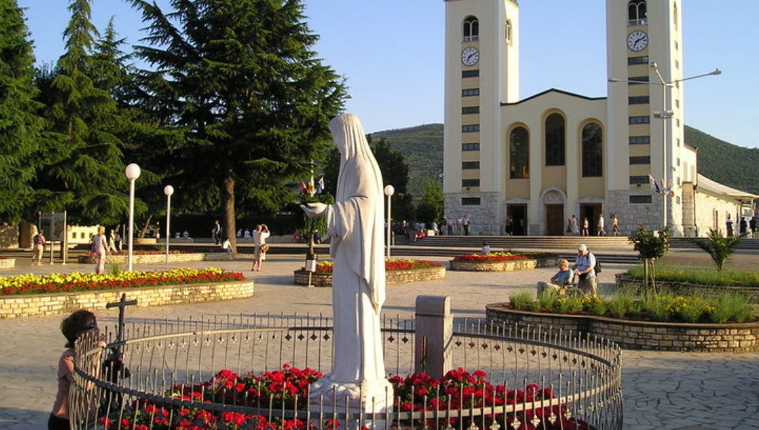 Ex-diretor espiritual dos “videntes” de Medjugorje excomungado