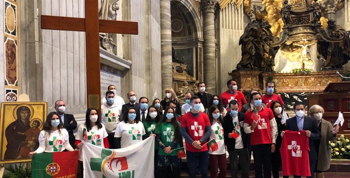 Missa Papa Cristo-Rei- Entrega dos símbolos da JMJ a Lisboa. Missa Papa Cristo-Rei- Entrega dos símbolos da JMJ a Lisboa.
