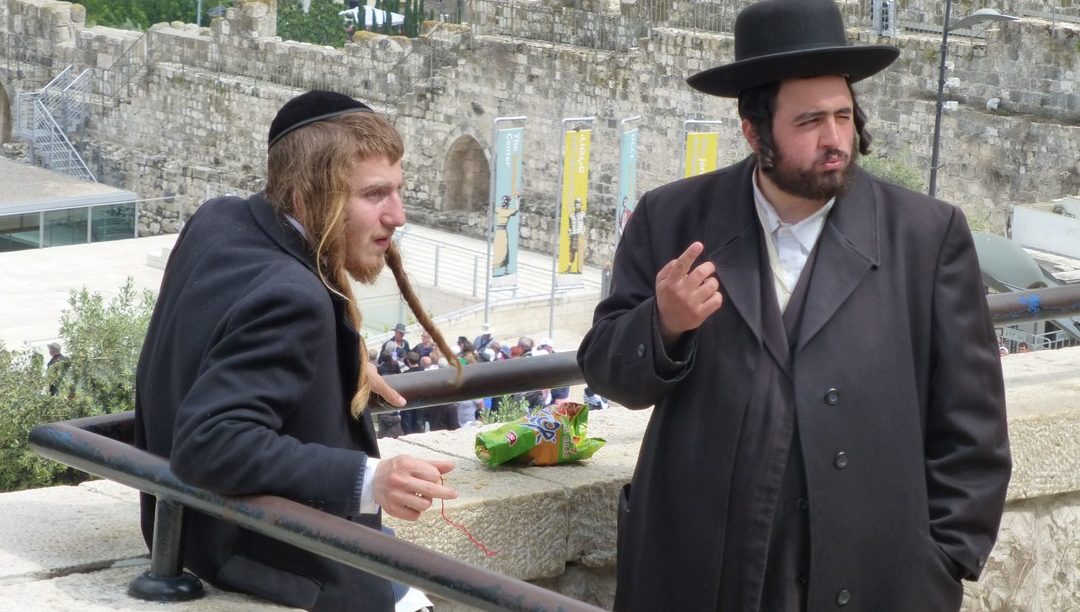 Israel: judeus ultraortodoxos comprometem combate à pandemia