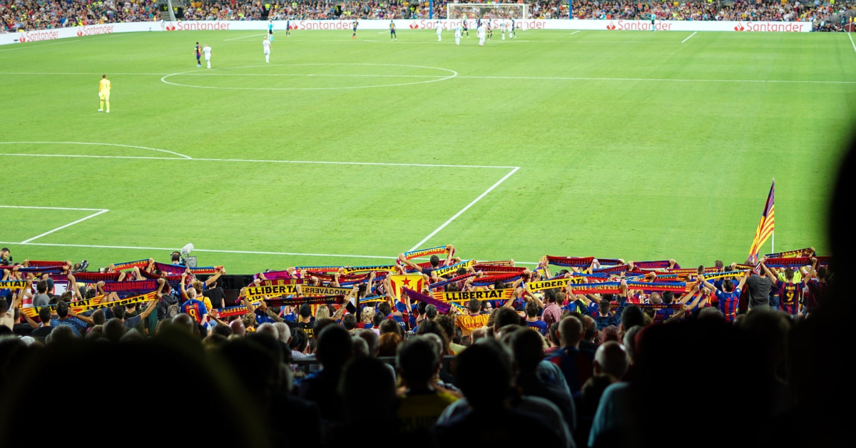 Camp Nou, o estádio do Barcelona. Foto © Fikri Rasyid_Unsplash Camp Nou, o estádio do Barcelona. Foto © Fikri Rasyid/Unsplash