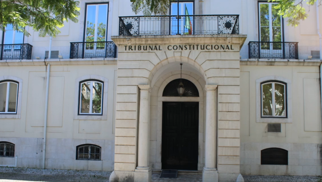 Constitucional chumba lei da eutanásia, mas abre portas a um novo diploma