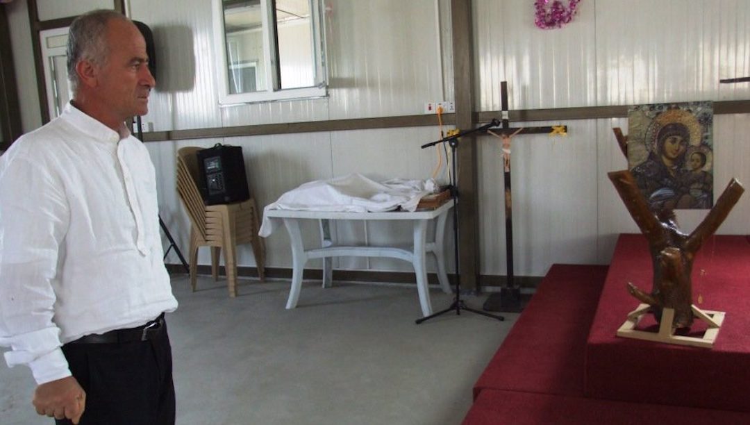O padre que incitou o Papa Francisco a visitar o Iraque