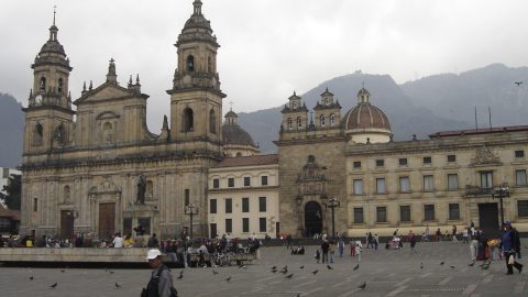 Dezanove padres suspensos na Colômbia por suspeitas de participação em rede de abusadores Catedral de Bogotá, Colômbia