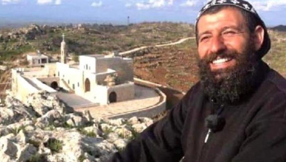 Monge condenado a dois anos de cadeia na Turquia por dar comida