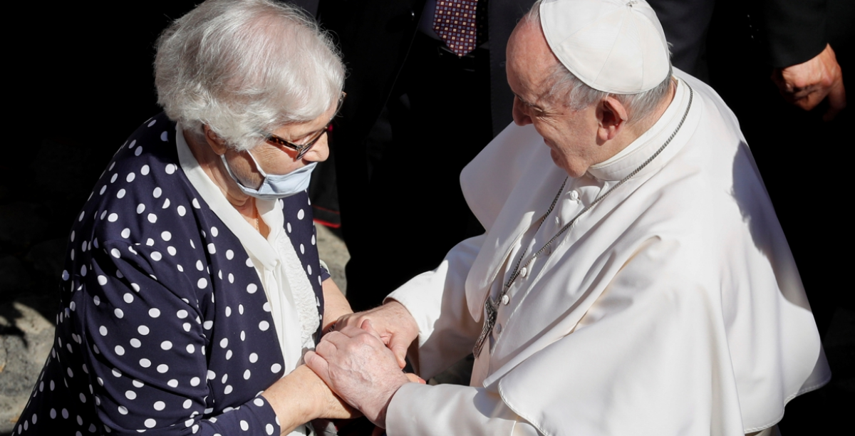 Cópia de papa francisco com Lidia Maksymowicz Vatican News Direitos Reservados