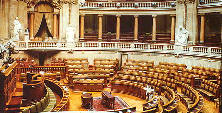 Da crise da solidariedade à crise da democracia, quatro debates para ver e ouvir
