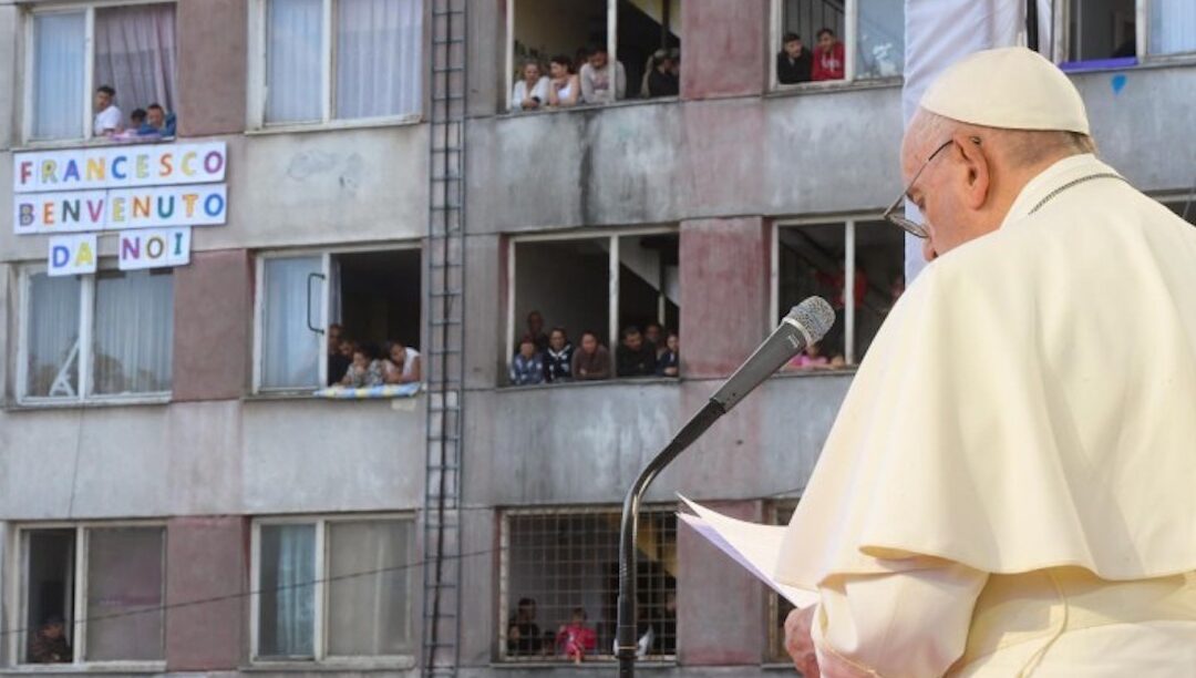 O Papa com os ciganos: “Pôr as pessoas em guetos não resolve nada”