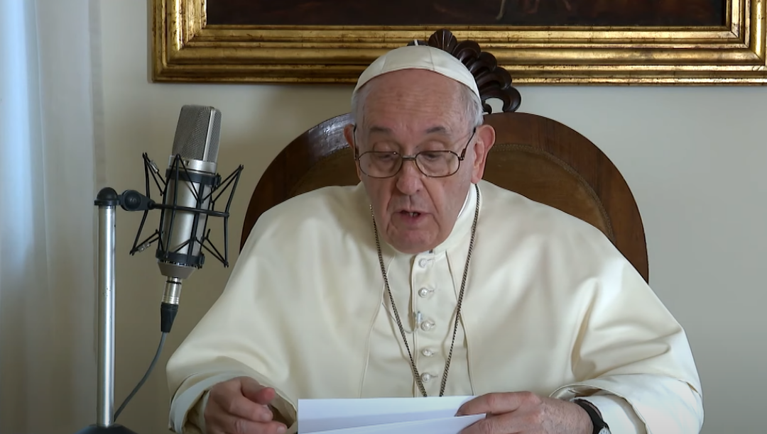 Papa convida na BBC a “escolhas radicais”