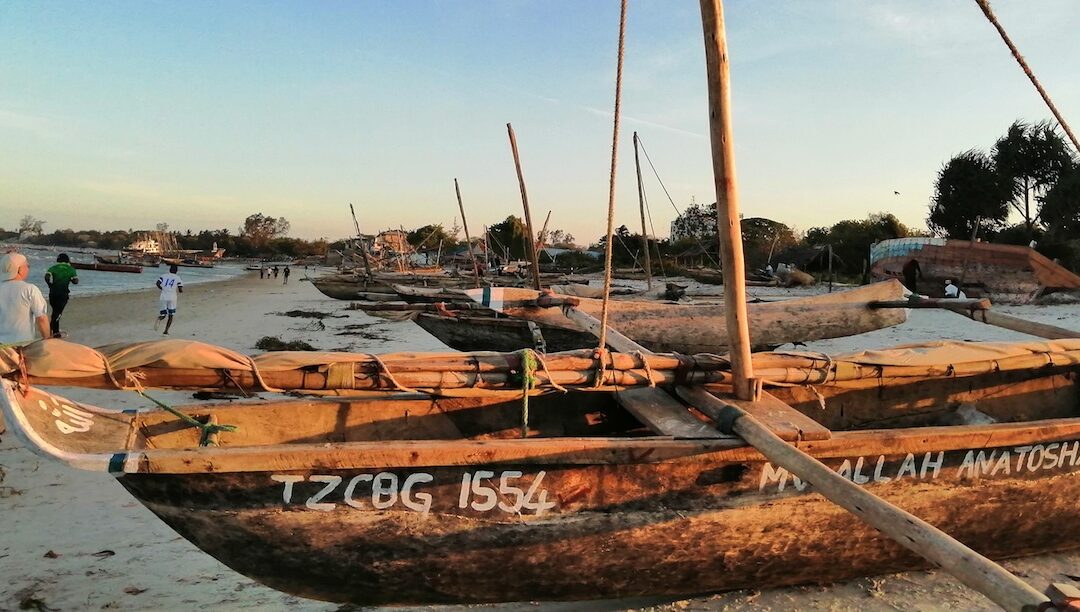 De porto de tráfico a porta de libertação dos escravos