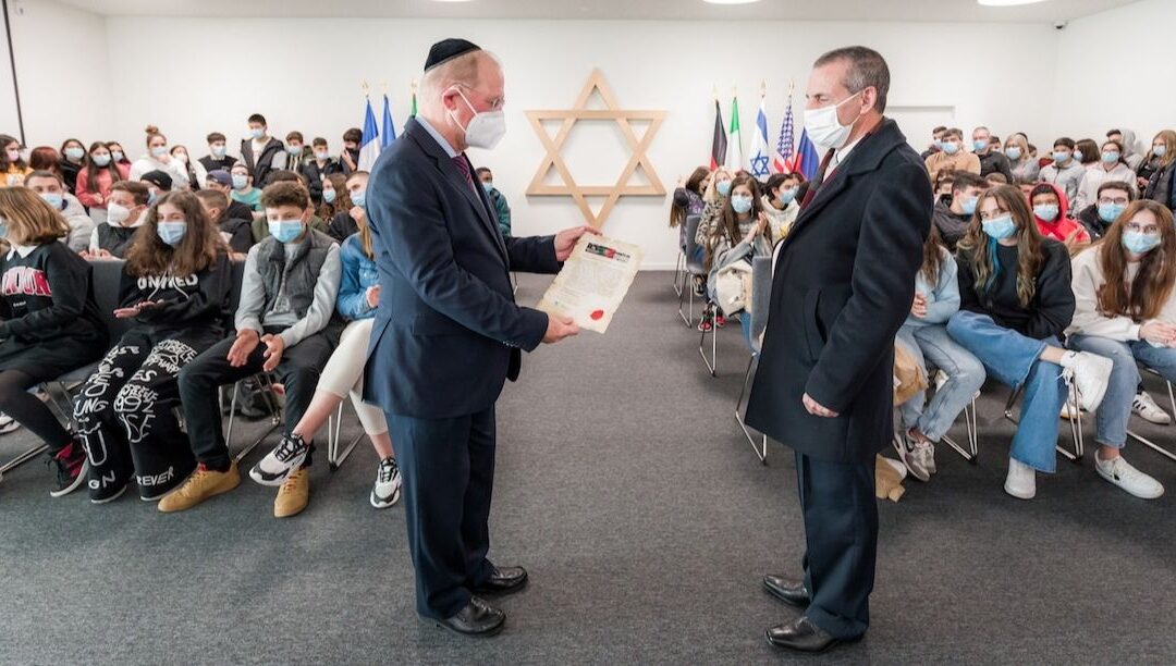 Vítimas da Shoah homenageadas no Porto por 200 jovens