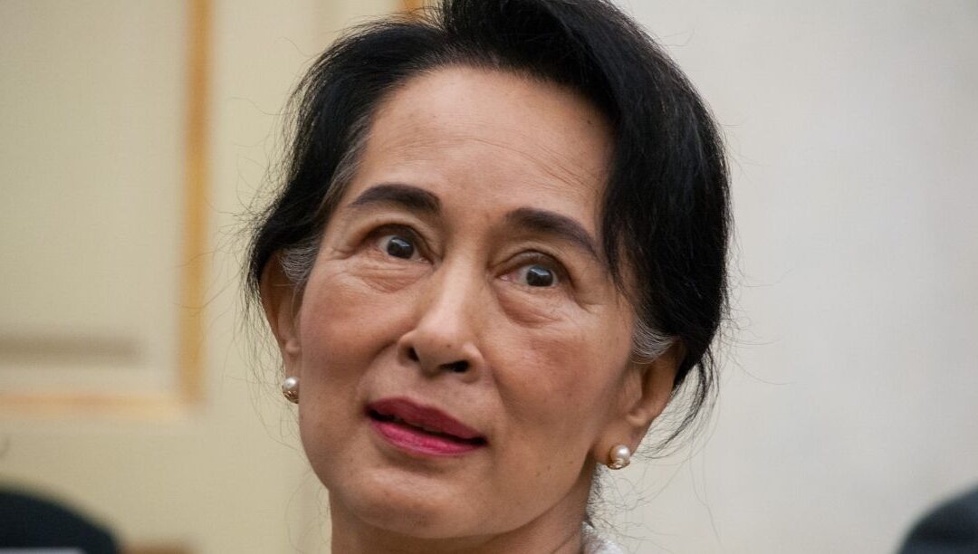 Vaticano disponível para acolher Suu Kyi
