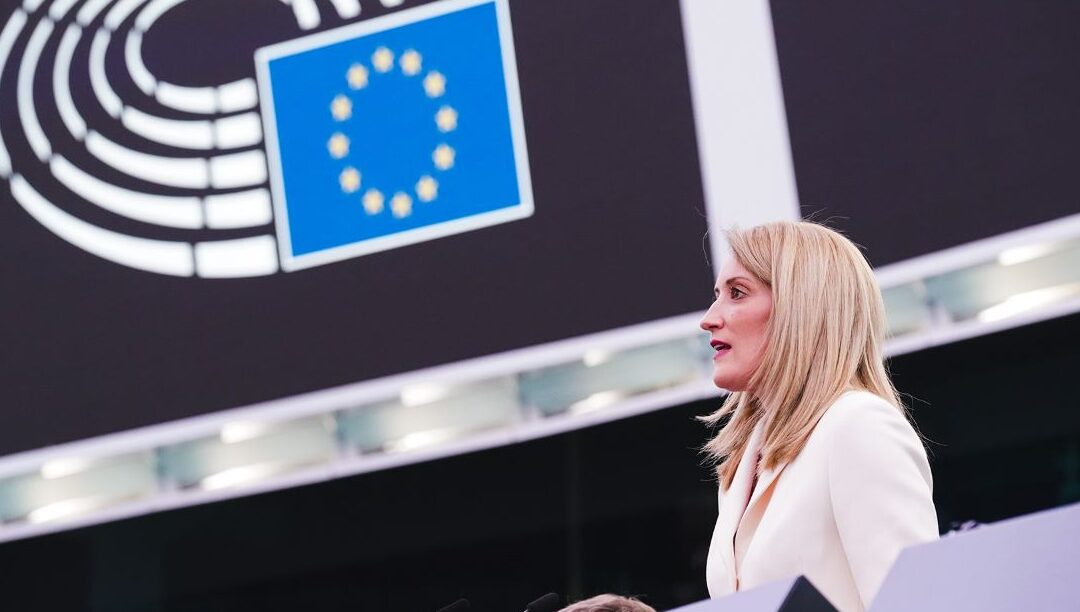 Nova presidente Roberta Metsola: desafio da herança de Sassoli