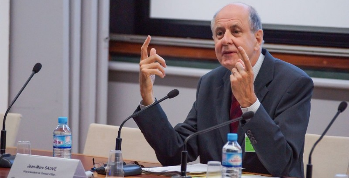 Jean-Marc Sauvé (Foto JB EyguesierWikimedia Commons) (1200 × 612 px)