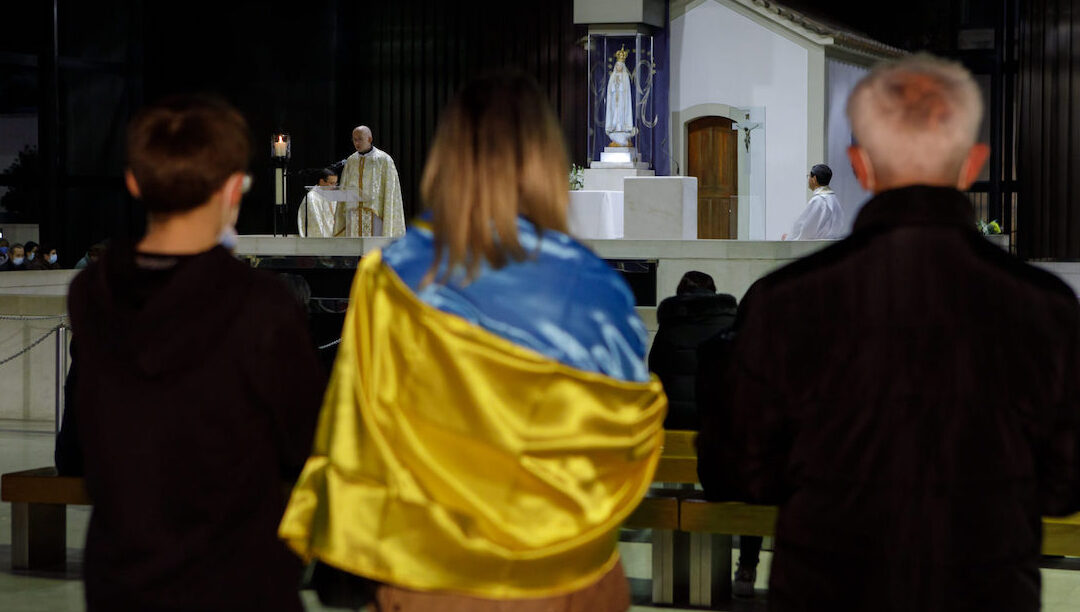 Fátima envia imagem da Virgem Peregrina e recebe 35 refugiados da Ucrânia