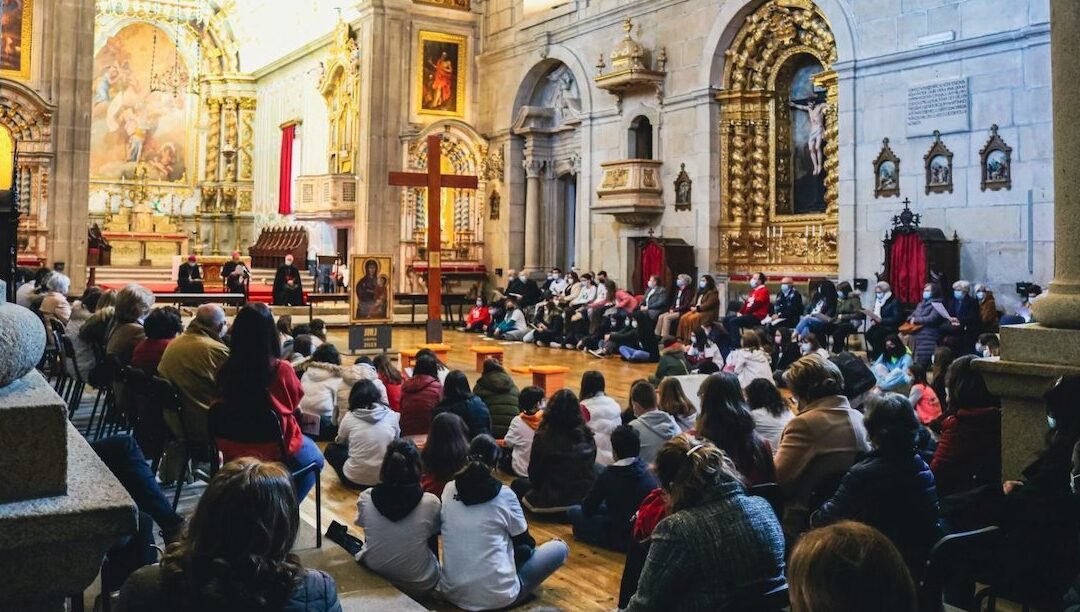 Igreja tem de mudar muito para acompanhar os jovens
