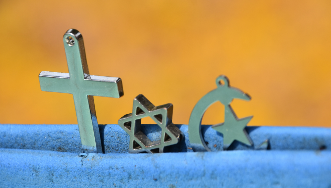 Exposição no Parlamento sobre liberdade religiosa comissariada pelo diretor do 7MARGENS