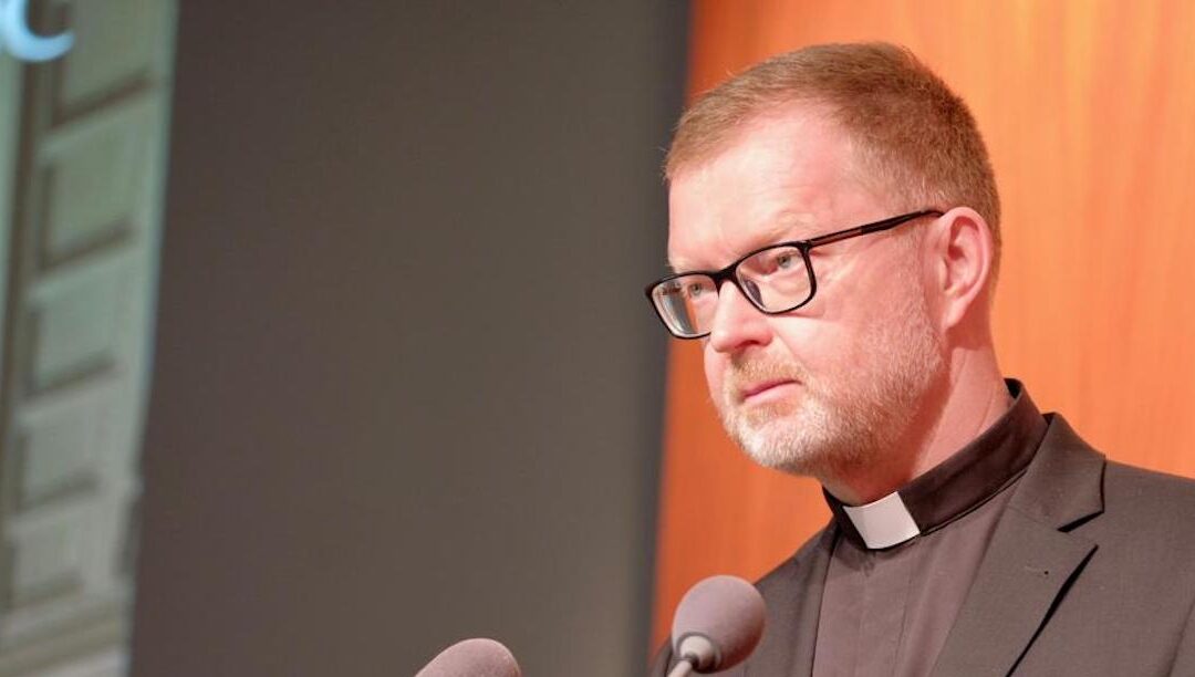 Zollner demite-se e põe em xeque Comissão para a Proteção de Menores