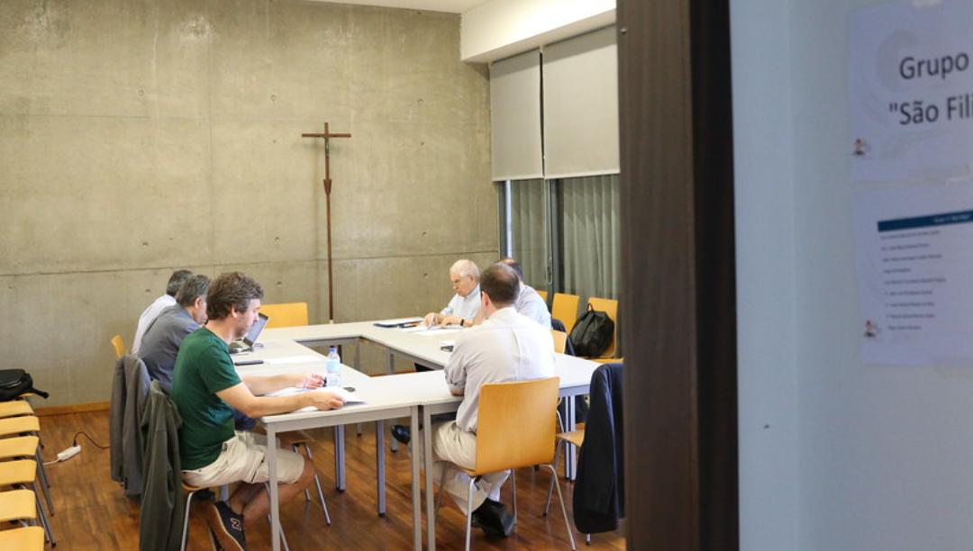 Secretaria-geral do Sínodo incentiva católicos a contribuírem para a sessão de outubro