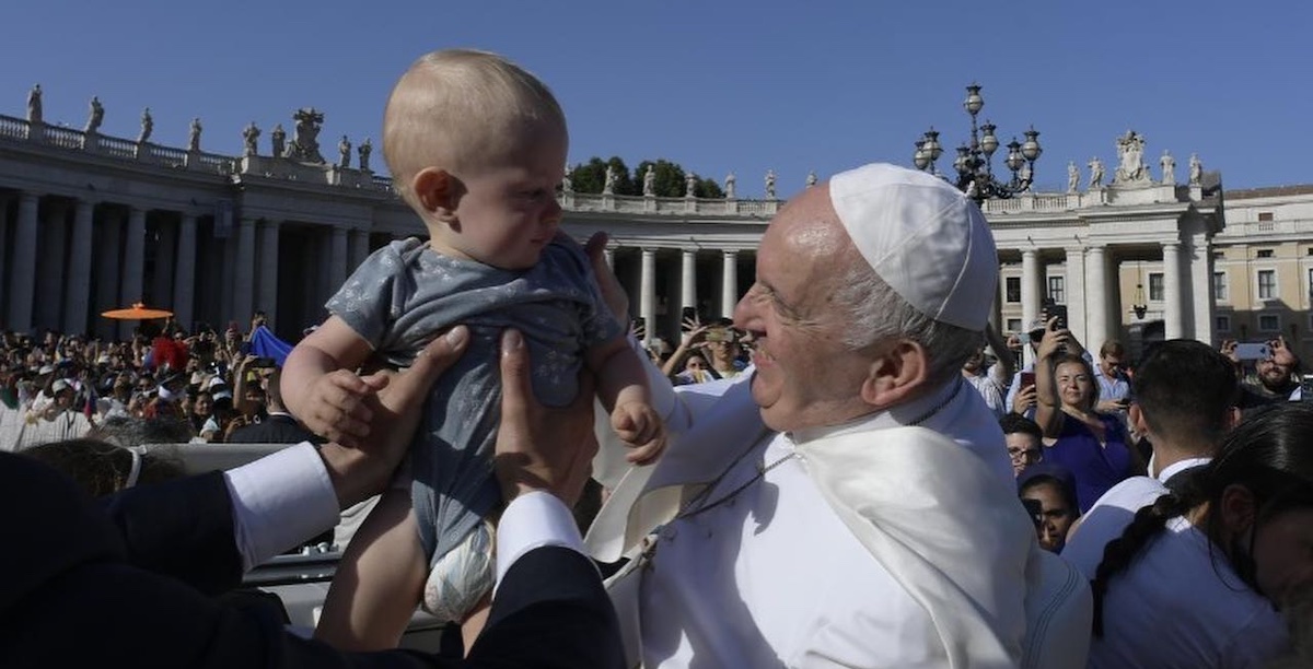 Papa Francisco no final da missa de encerramento do X Encontro Mundial das Famílias, em Roma. 25 Junho 2022. Foto © Vatican News