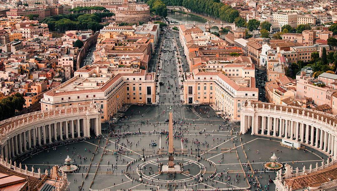 Papa obriga altos cargos do Vaticano a pagar renda nos edifícios da Santa Sé