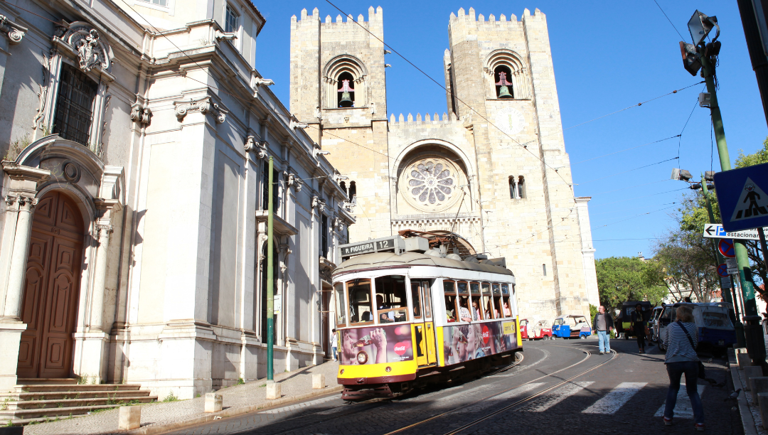 Movimento cívico organiza cordão humano pela não destruição do património da Sé de Lisboa